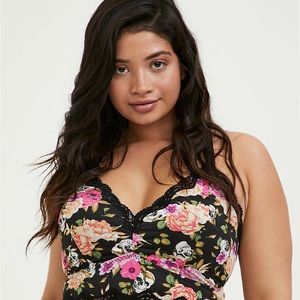 NWT Torrid skull and roses bralette size 5